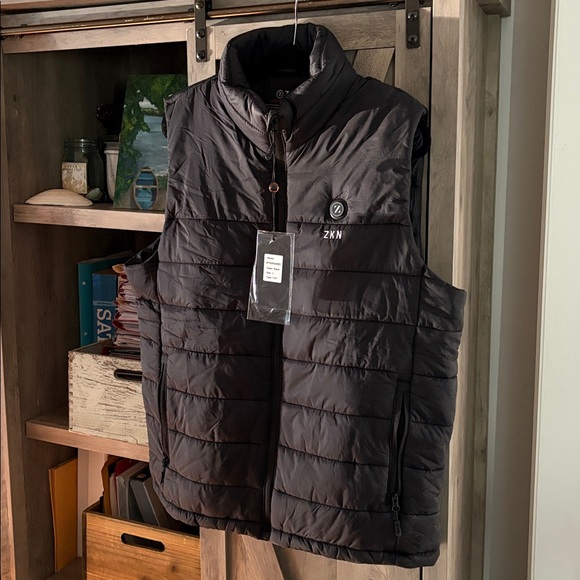 ZKN Black Zip Front Puffer Vest,Unisex,Size Large,NEW with TAGS - Picture 3 of 11